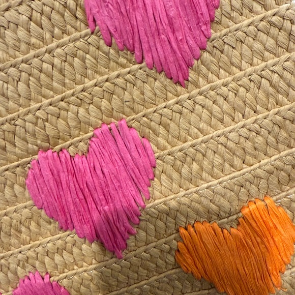 BTB Los Angeles Heart Beach Bag - Picture 4 of 4